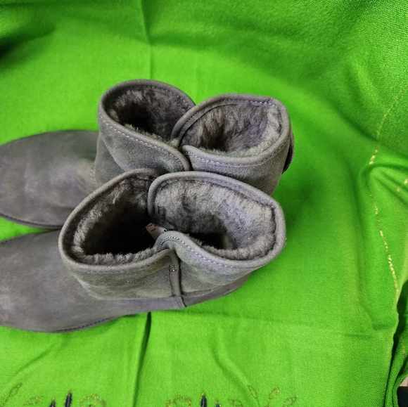 UGG Women's Classic Mini II Winter Boots Grey Ankle Authentic Size8 - Picture 5 of 15